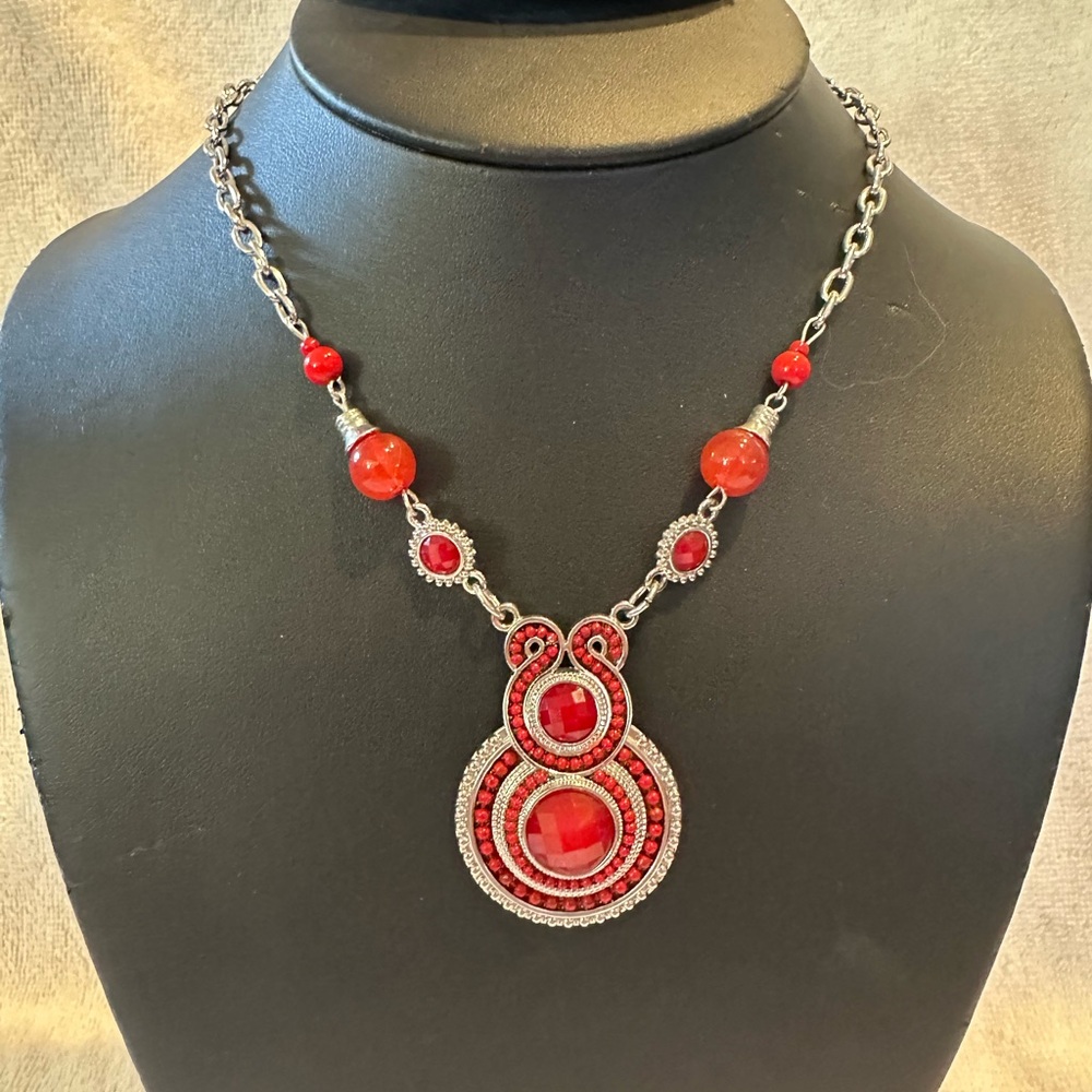 Cato 1946 Red and Silver Necklace with Bold Pendant